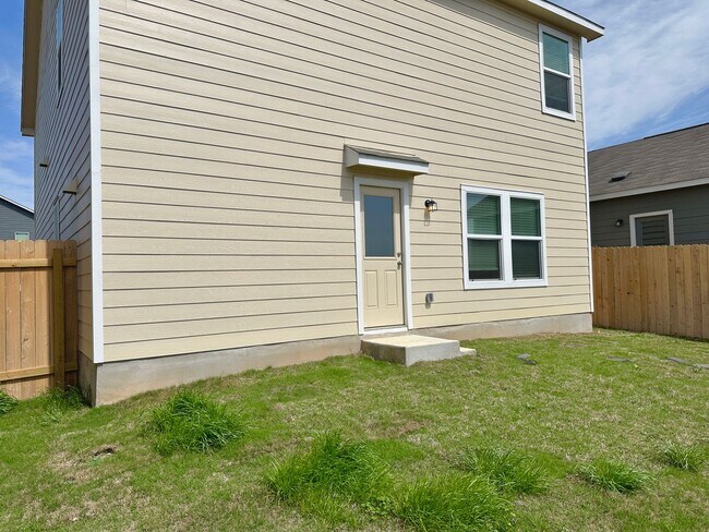 Building Photo - Coming Soon!  Late July Move in Available...