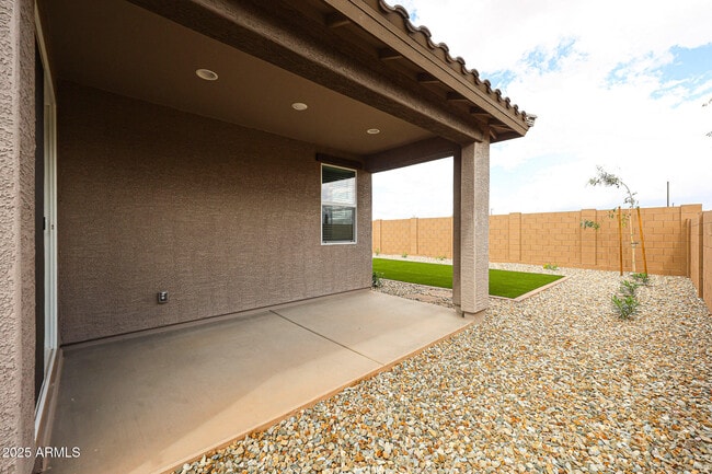 Building Photo - 17356 W Smoketree Dr