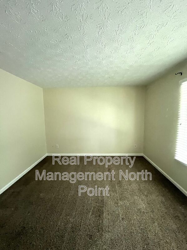 Building Photo - 3004 Kenville Ln