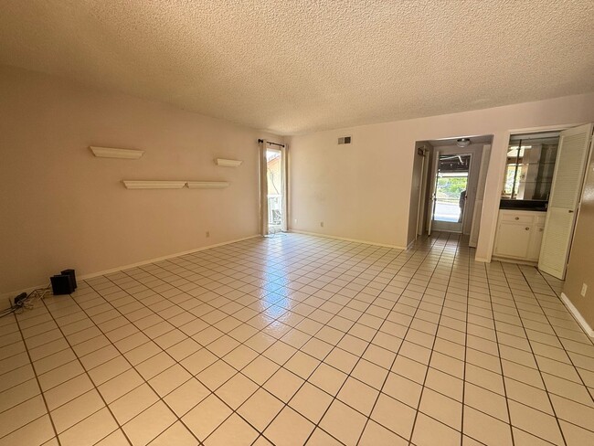 Building Photo - BEAUTIFUL 4 BEDROOM 3 BATH HOME