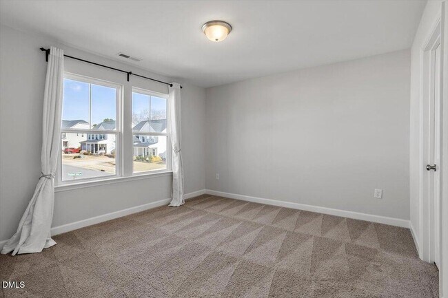 Building Photo - 128 Highland Grv Wy