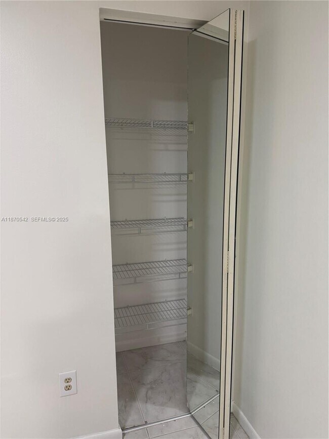 Building Photo - 9620 W McNab Rd