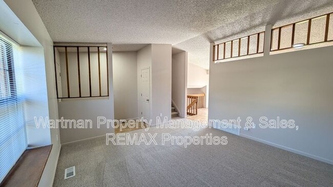 Building Photo - 5480 Mule Deer Dr