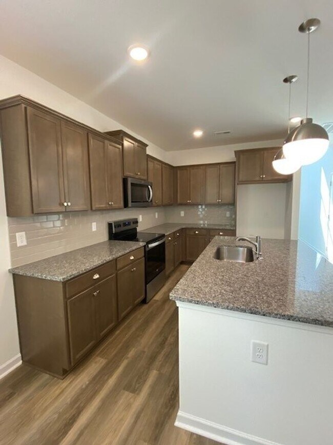 Building Photo - Brand new 3 bedroom 2.5 bath home in Leland