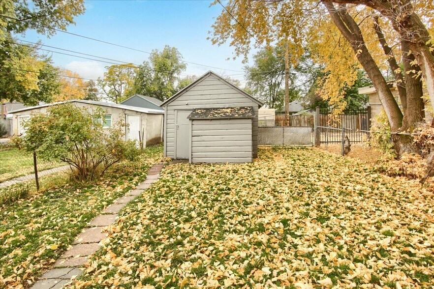 Building Photo - 159 W Paxton Ave