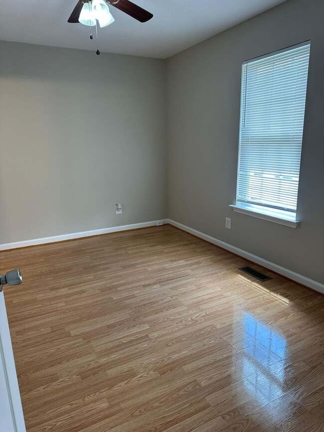 Building Photo - Large 3br 2ba with garage and privacy fence in Antioch, Tn