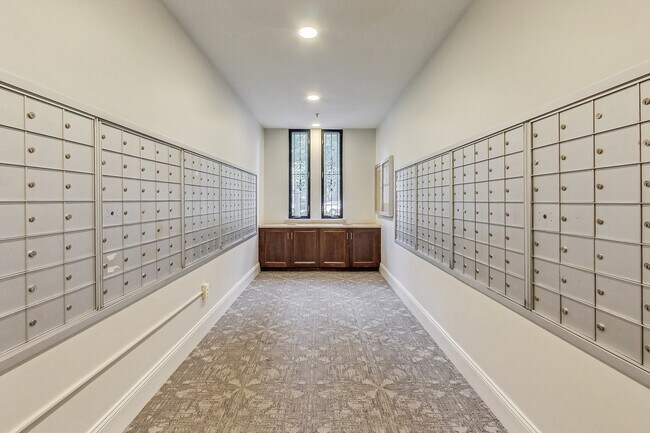 Building Photo - 1701 16th St NW