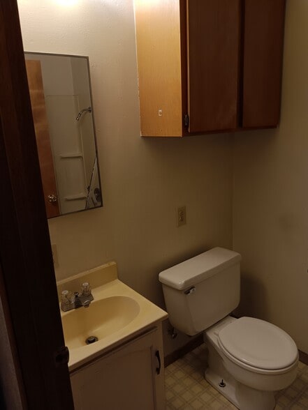 Building Photo - 418 N Pine St