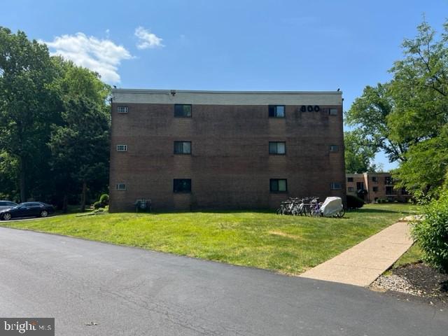 Building Photo - 1575 W Street Rd