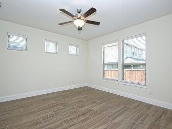 Building Photo - 411 Parkline Dr
