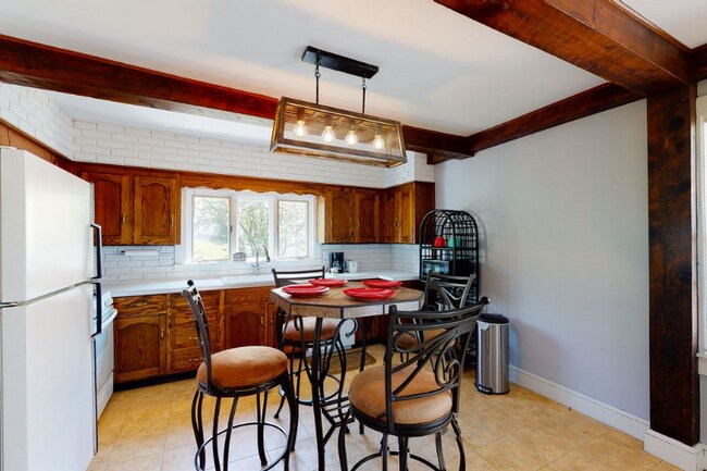 Building Photo - 23 Mechanic St