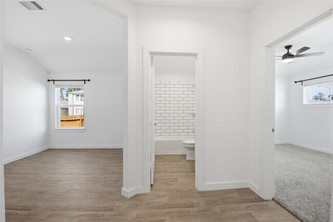 Building Photo - 14251 Big Bnd Dr