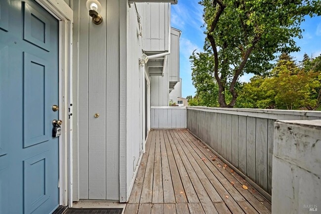 Building Photo - 165 Oddstad Dr