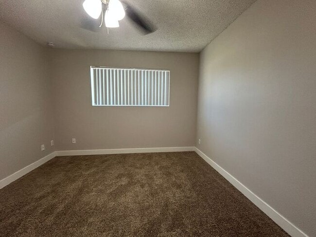 Building Photo - 859 S Ext Rd