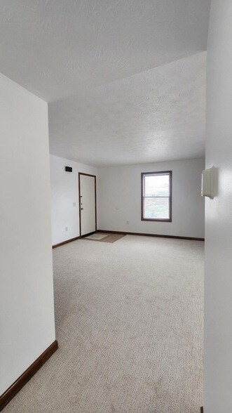 Building Photo - 304 Remington Ct