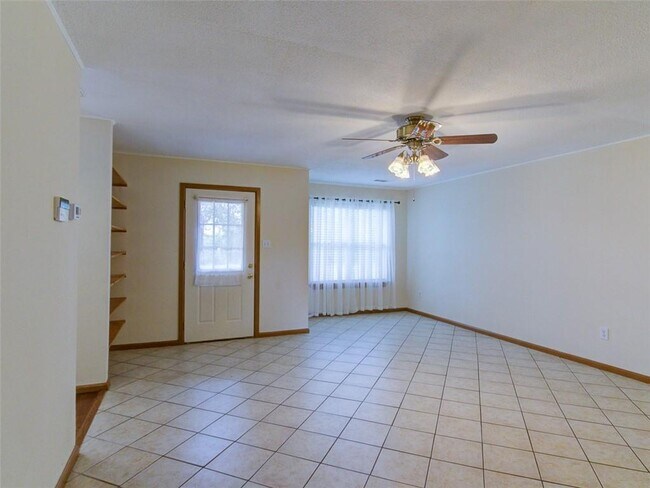 Building Photo - 1600 San Juan Dr