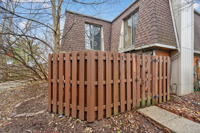 Building Photo - 433 Darby Creek Rd