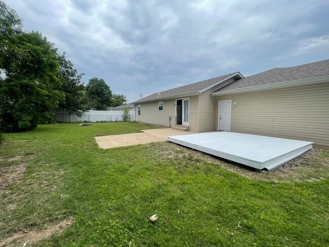Building Photo - 3 Bed 2 Bath in Troy MO