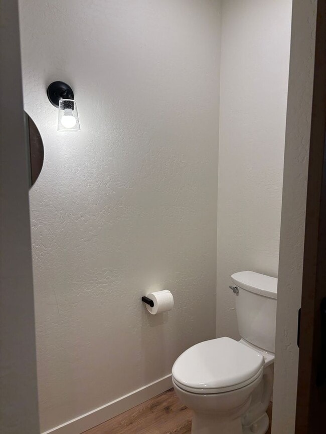 Building Photo - New, Pet Friendly, 2 bed 2 bath Townhouses!
