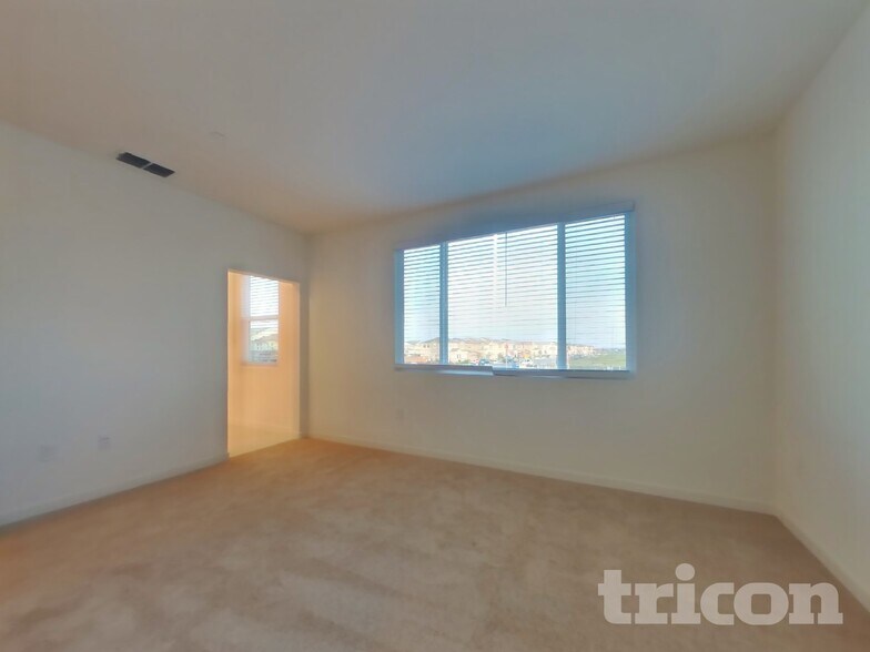 Building Photo - 2054 Delta Vw Ave