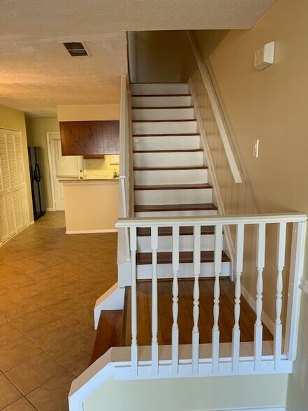 Building Photo - 496 Prince of Wales