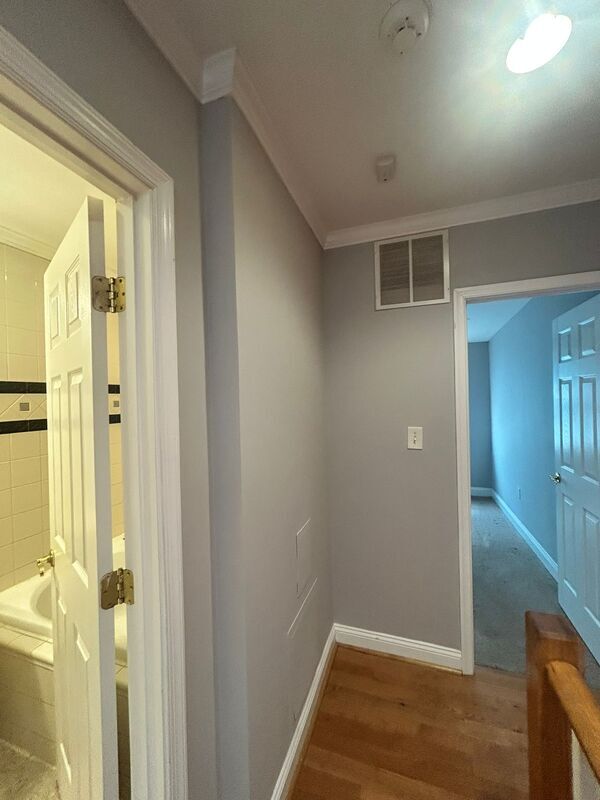 Building Photo - 111 N Rose St