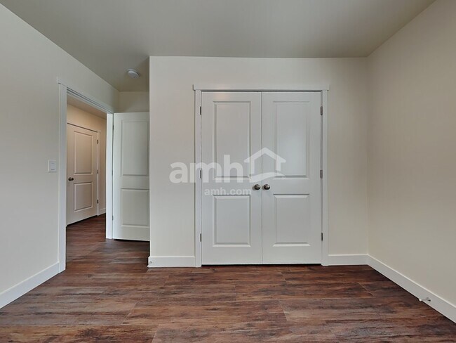 Building Photo - 7636 Verona Lp SW