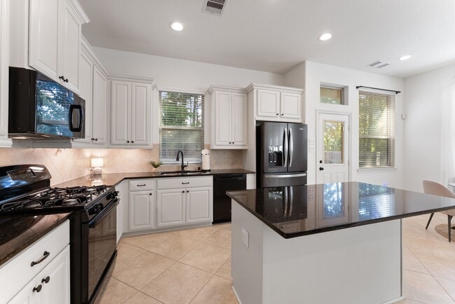 Building Photo - 186 Cheswood Forest Dr