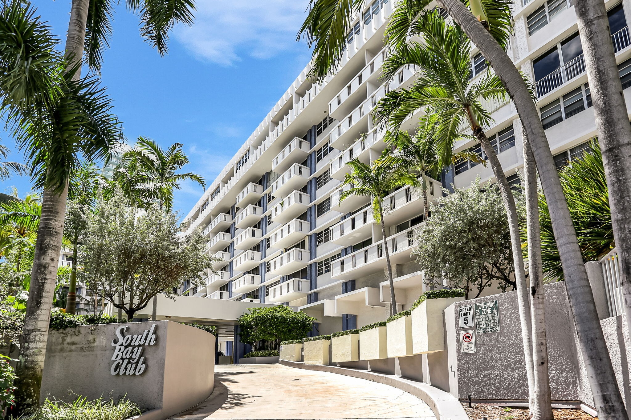 Building Photo - 800 West Ave