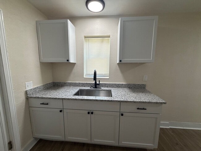 Building Photo - Renovated 3-Bedroom Home – We Welcome Sect...