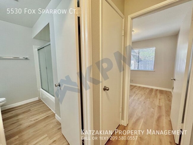 Building Photo - 5530 Fox Sparrow Ct