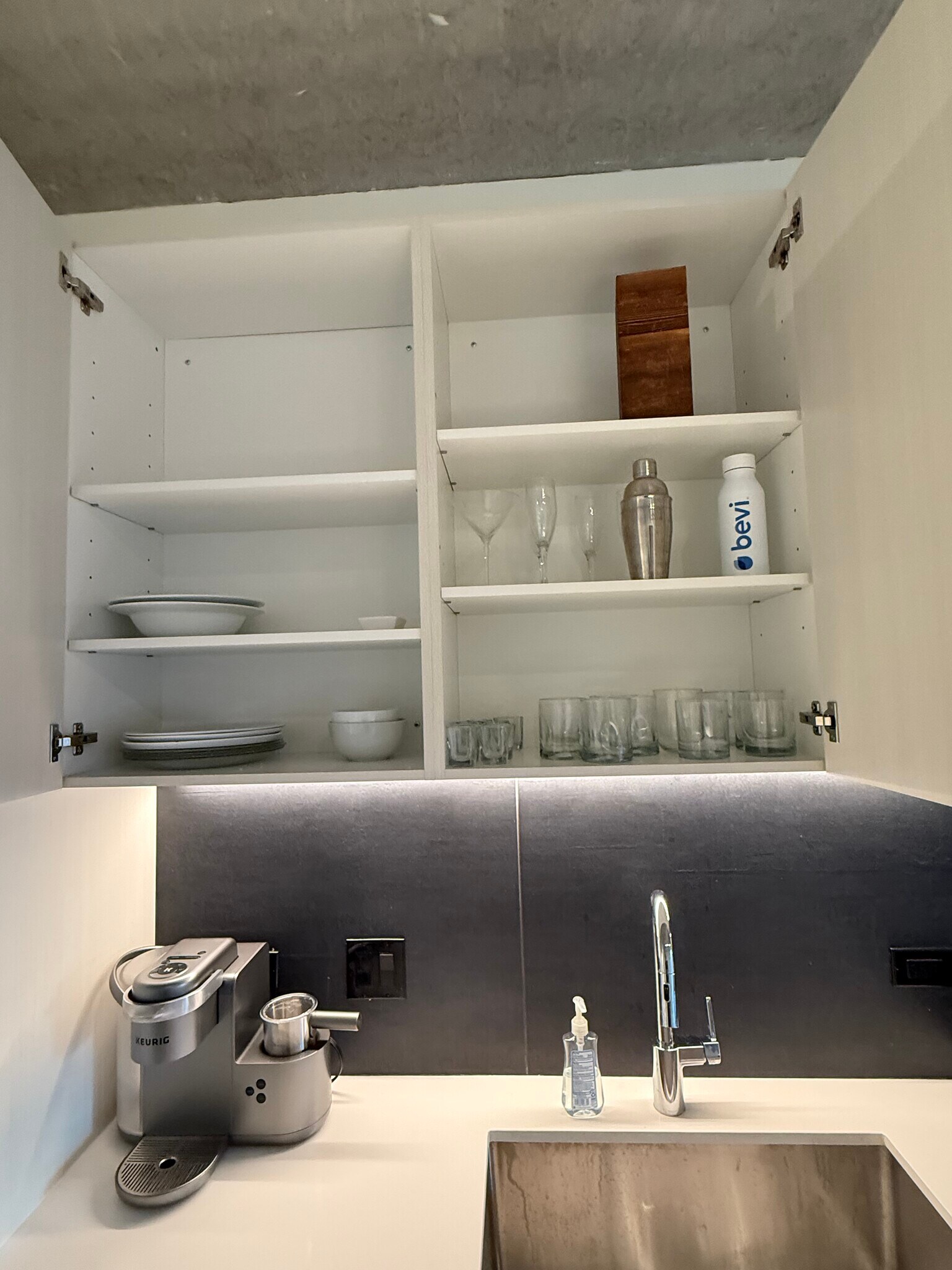 Building Photo - 334 W Schiller St