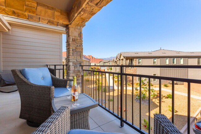 Building Photo - 350 W Old Hwy