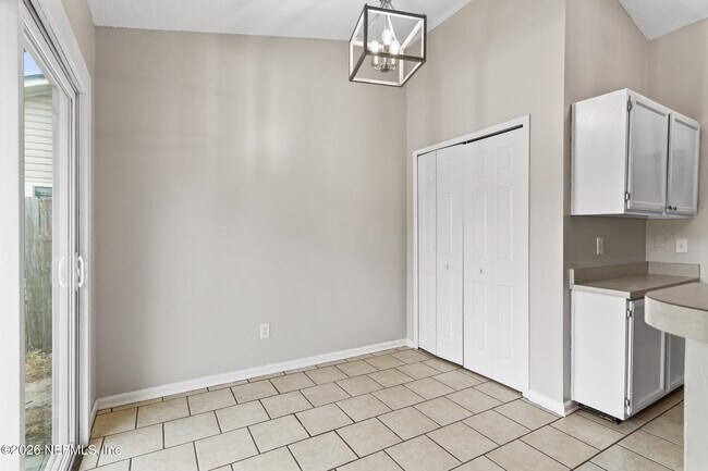 Building Photo - 13335 Currituck Dr N