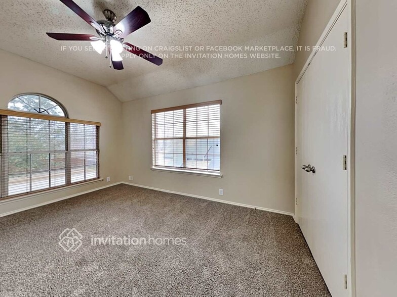 Building Photo - 1105 Iron Horse Dr