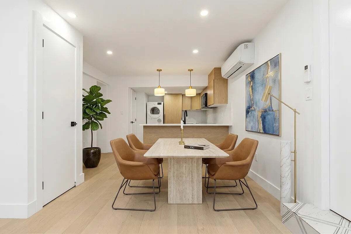 Building Photo - 704 Eighth Avenue