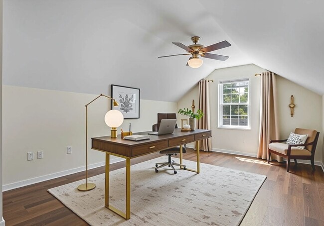 Building Photo - BEAUTIFUL 5 BEDROOM HOME IN HAMPTON PARK