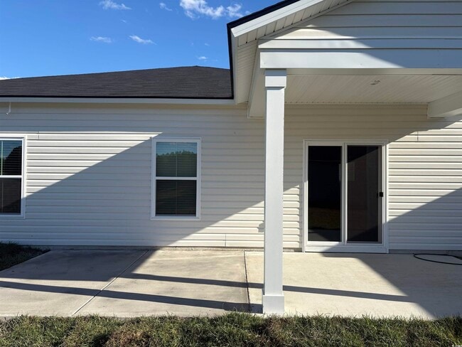 Building Photo - 820 Wapama St