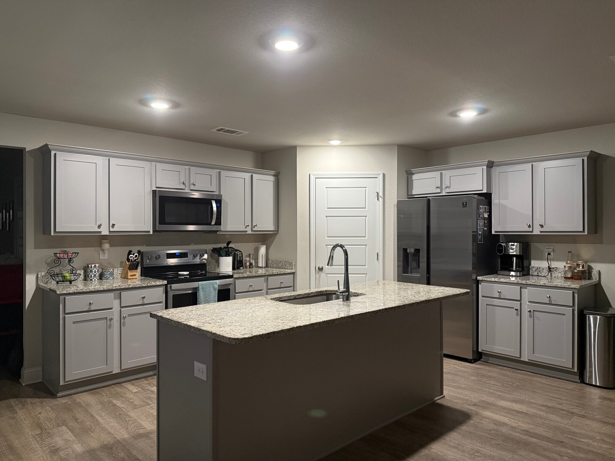 Building Photo - 6439 Eastland Cir