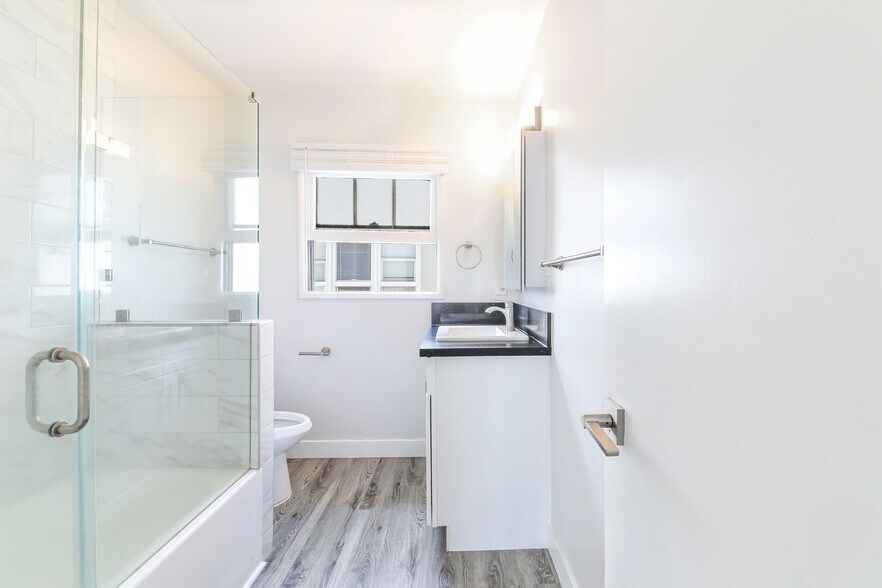 Building Photo - 241 Bonito Ave