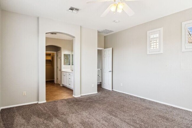 Building Photo - Beautiful 5 Bedroom 3 Bath home