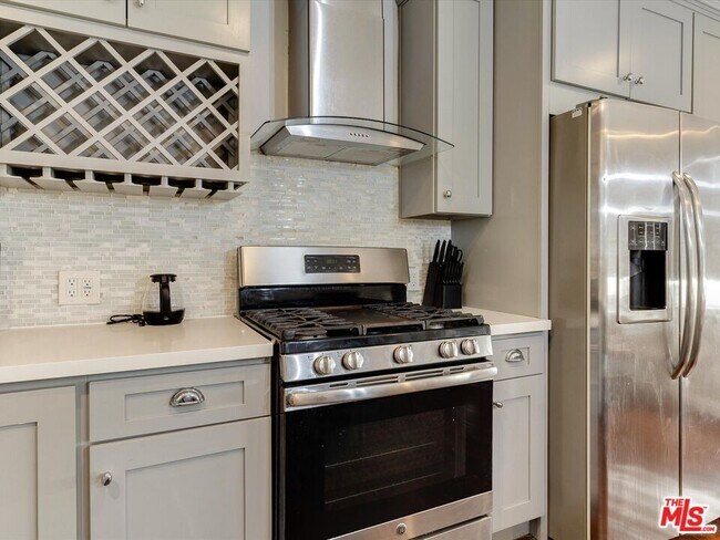 Building Photo - 23109 Mariano St