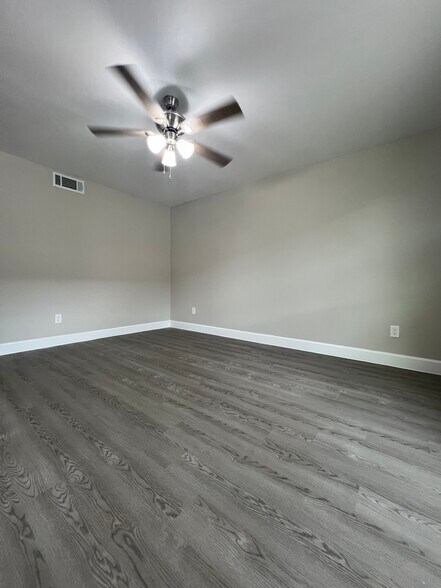 Building Photo - 3305 Red Bluff Rd