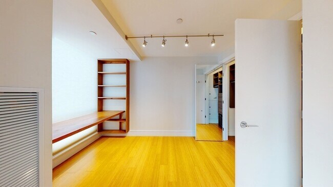 Building Photo - 45 Province St