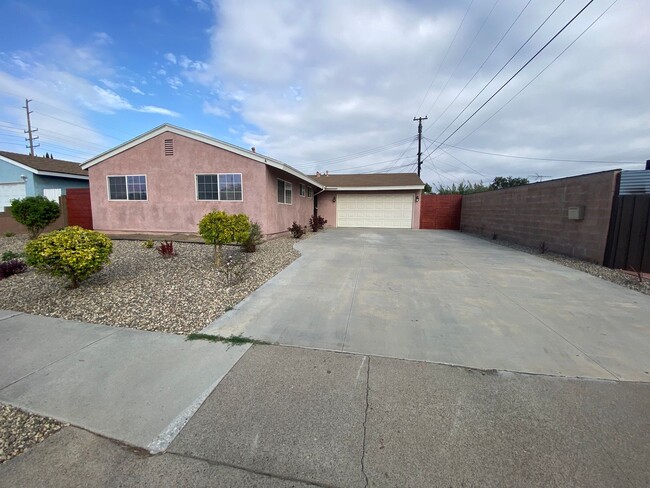 Building Photo - Updated 3 Bedroom Cypress House w/ Office ...