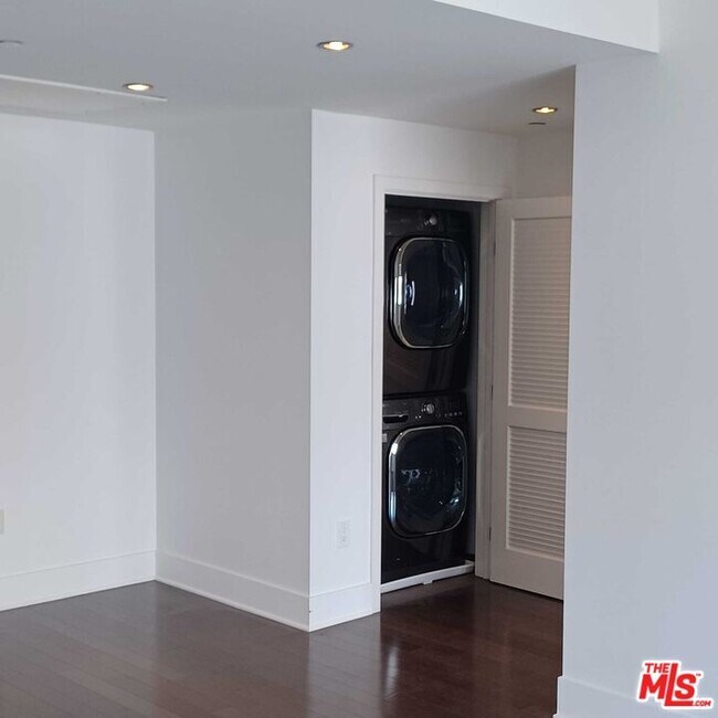 Building Photo - 1700 Sawtelle Blvd