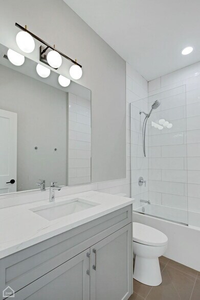 Building Photo - 3545 W Belmont Ave
