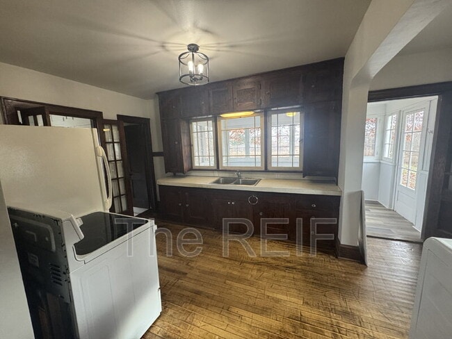 Building Photo - 6916 Billwood Hwy