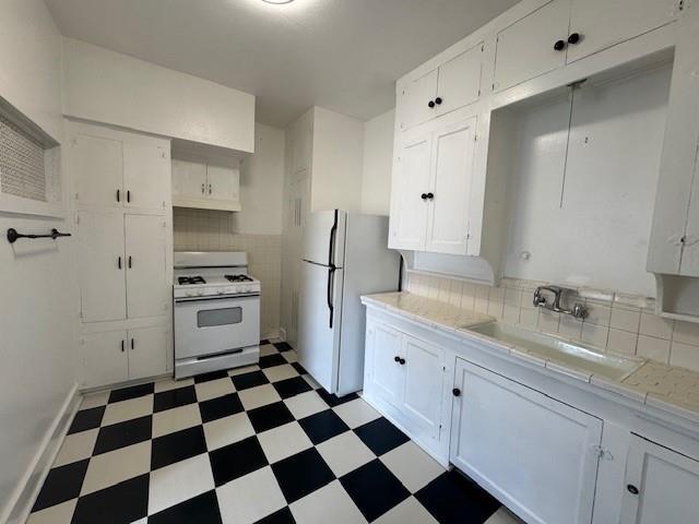 Building Photo - 3762 W 7th St