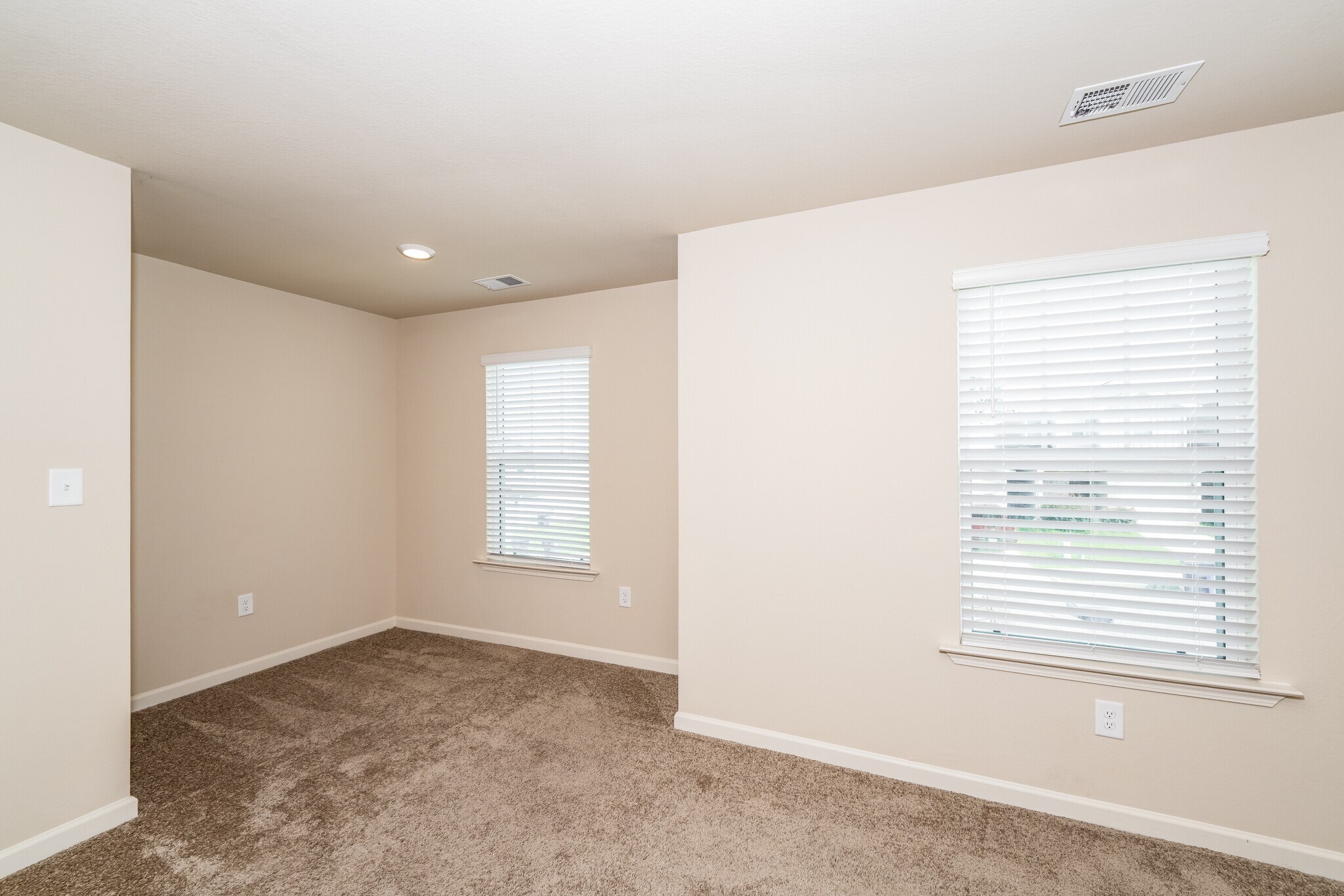 Building Photo - 6109 Rainbow Row